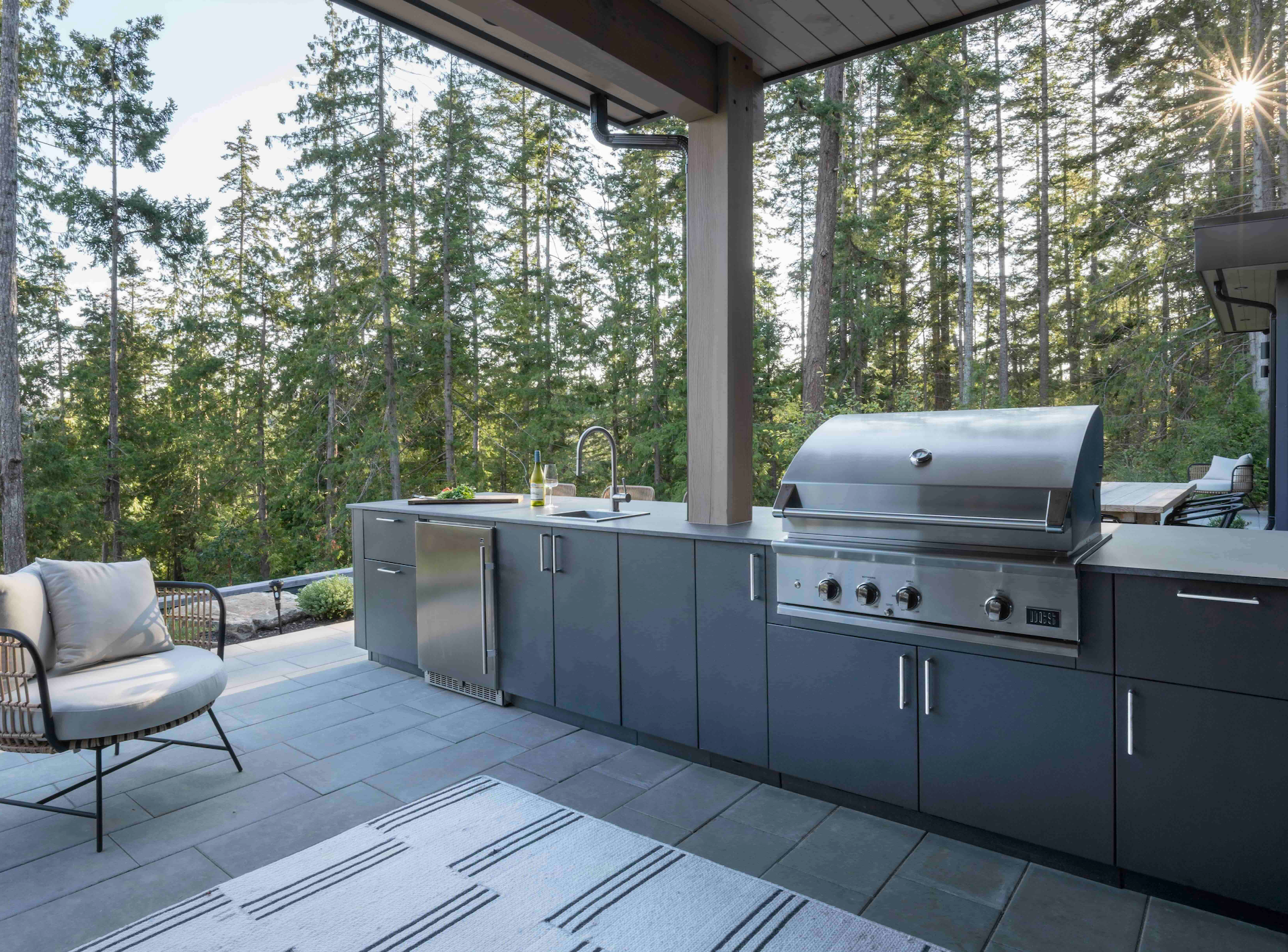 5 Essential Tips to Design a Sustainable Outdoor Kitchen